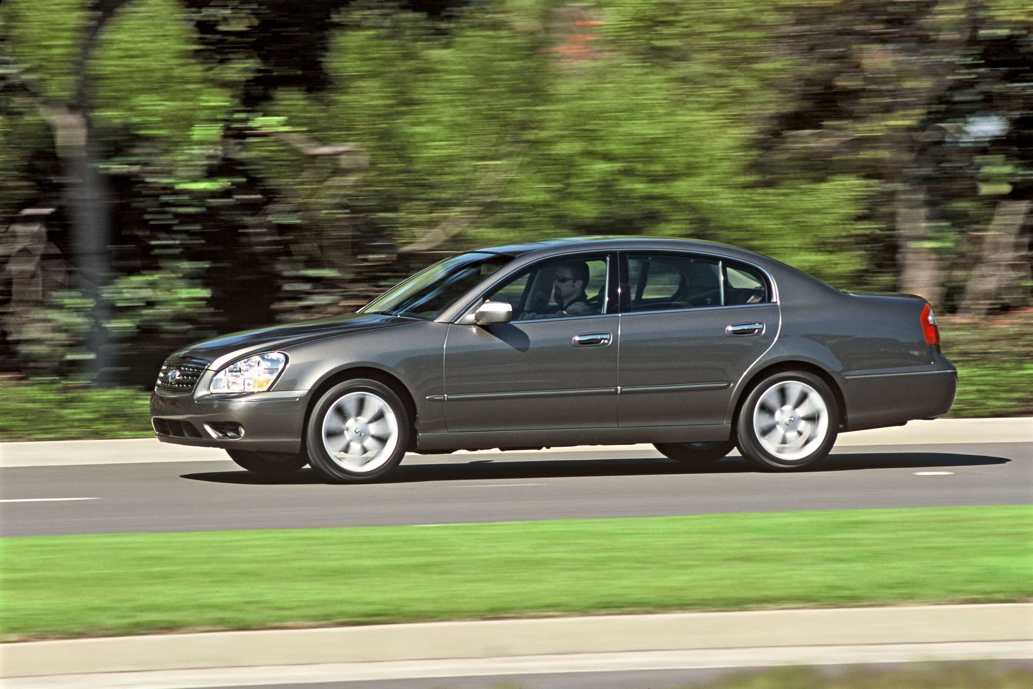 fot. Mototarget (Infiniti Q)
