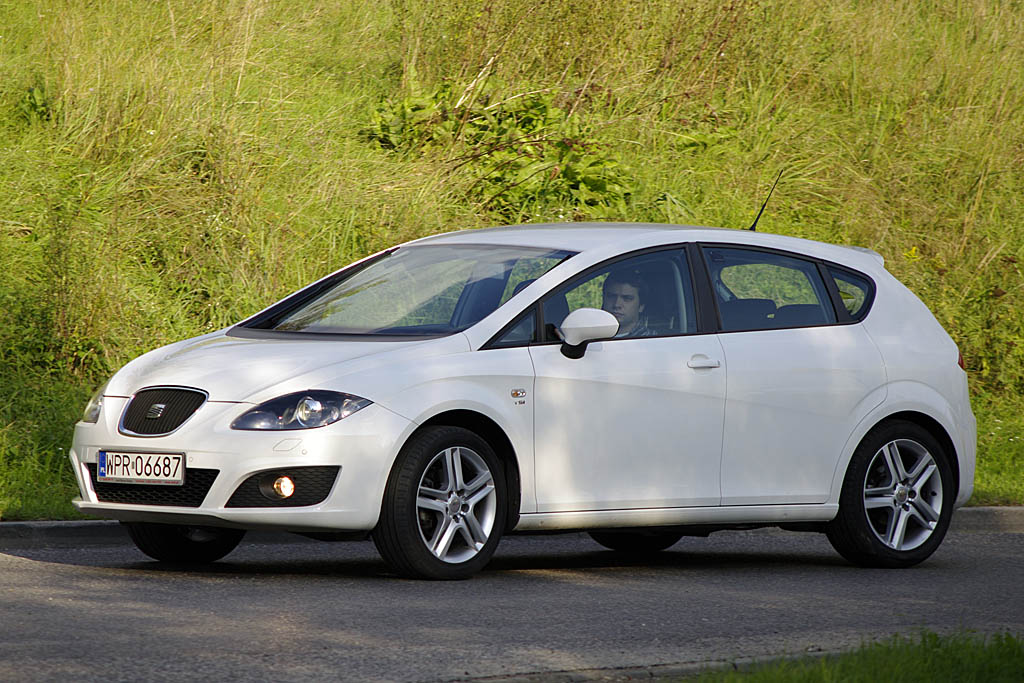 Seat Leon 1.8 TSI - bok. fot. Maciej Medyj