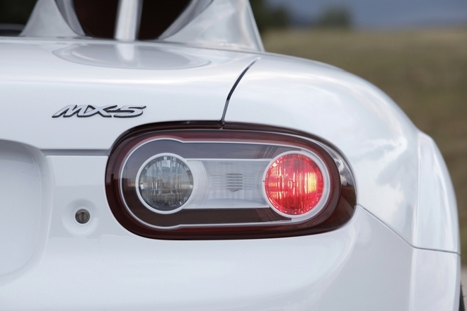 Mazda MX5 Superlight Mniej, to więcej! Infor.pl